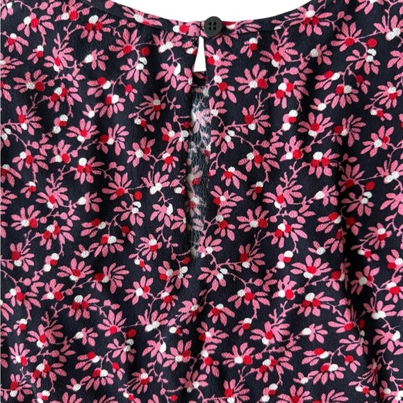 Diane von Furstenberg
Vines Petal Blouses XXS - Picture 4 of 7